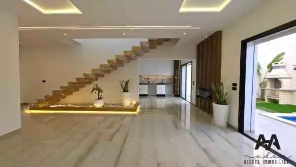 villa S+3 avec piscine à Beni khiar plage