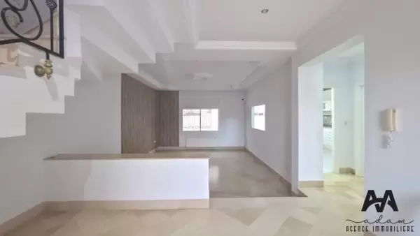 Duplex s+4 indépendant à AFH1 Nabeul.