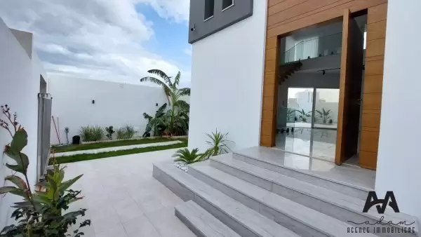 Villa S+4 avec piscine à jinen Beni Khiar, Nabeul