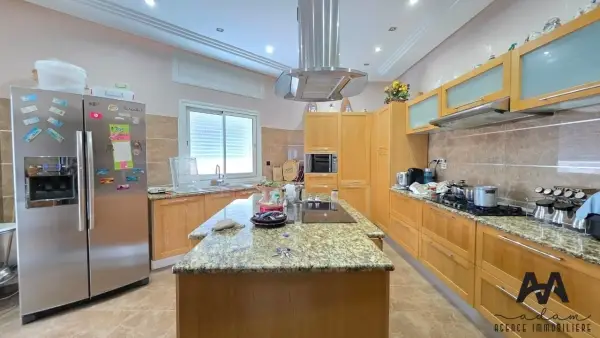 Penthouse S+3 de 366 m² avec Vue Mer à Vendre à Mrezga – Hammamet Nord