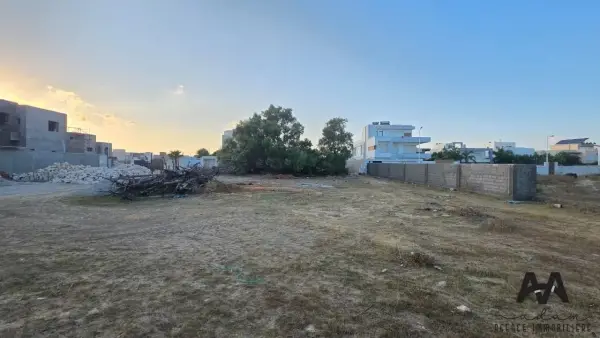 Terrain 826 m² à Jinene Beni Khiar